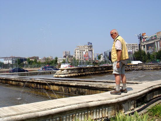 2010 - Bukarest; was fehlt denn hier? Oder sollte etwa wieder mal sauber gemacht werden...?