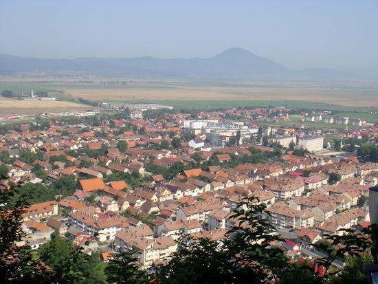 2010 - Rasnov; der Blick über die Stadt in die Ferne...