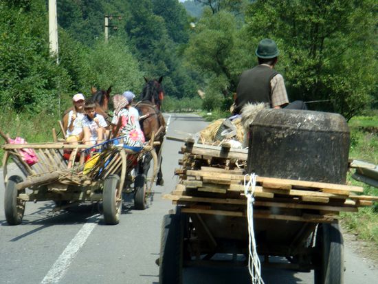 2010 - Unterwegs;  Ueberholen trotz Sicherheitslinie...
