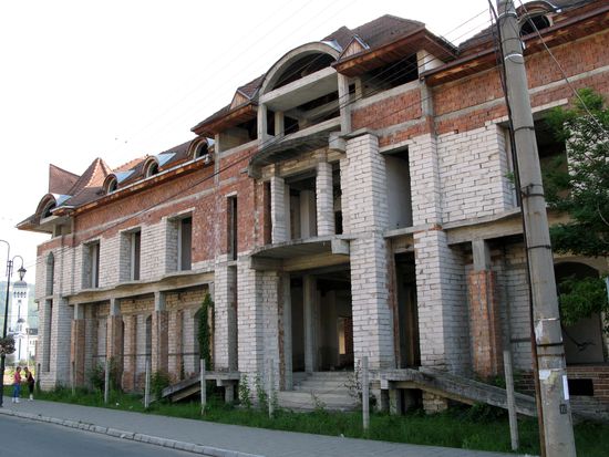 2010 - Sigishoara; hier scheint die Arbeit am Bau eingestellt zu sein!