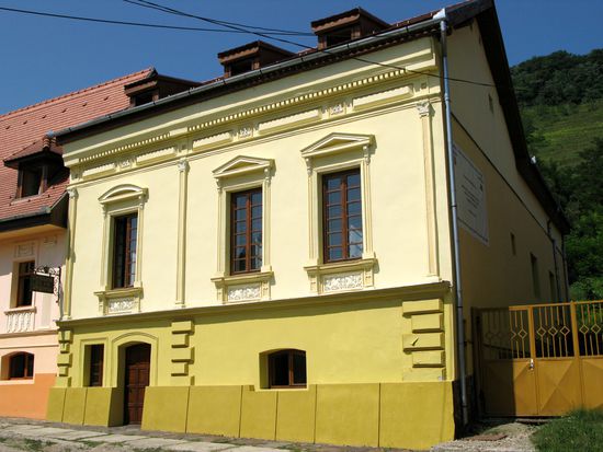 2010 - Biertan; renovierte Häuser an der Dorfstrasse