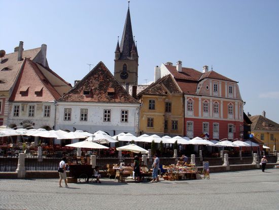 2010 - Sibiu; Blumen- und Früchtemarkt