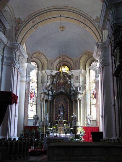 2010 - Sibiu; lichtvoller Altar in der Ursulinenkirche