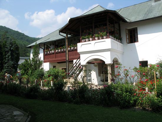 2010 - Kloster Cozia, Blumenschmuck überall...