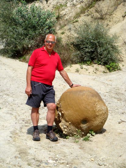 2010 - Trovantilor; kugelrund....!