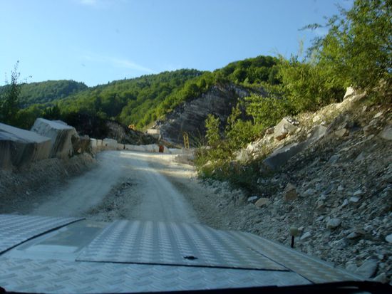 2010 - Ruschita - Pass; wir landen in einem Marmor-Steinbruch, wenden ist angesagt...