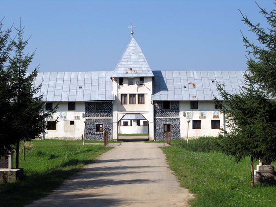 2010 - Kloster Portarita; die Einfahrt zum Kloster