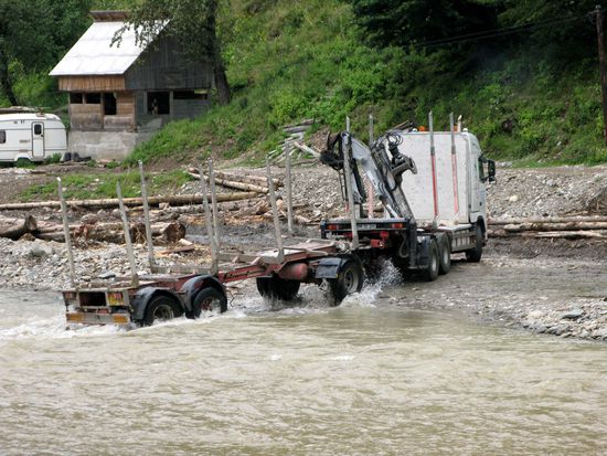 2010 - Wassertal; solange es Strassen gibt, sind die Gefährte gross