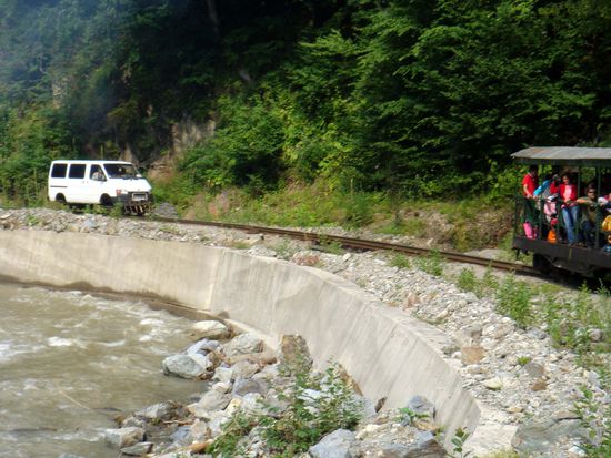 2010 - Wassertal; da möchte jemand überholen