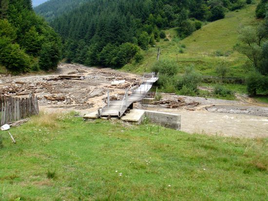 2010 - Wassertal; Steg über die Vaser