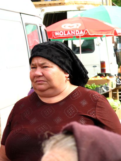 2010 - Borsa; Menschen vom harten Leben geprägt