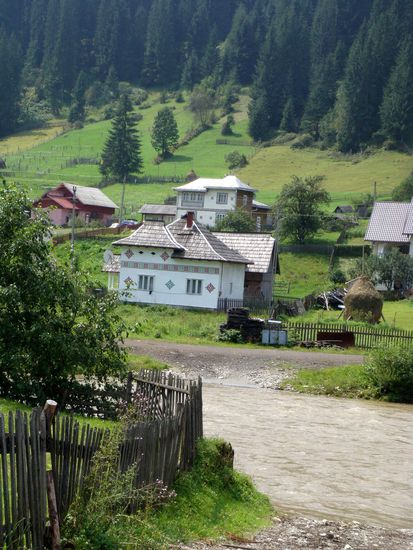 2010 - Carlibaba; bemalte Häuser mit viel Liebe zum Detail