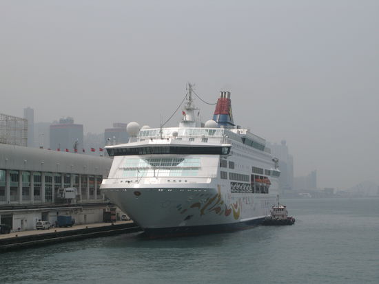 2011 - HongKong; Luxusschiffe