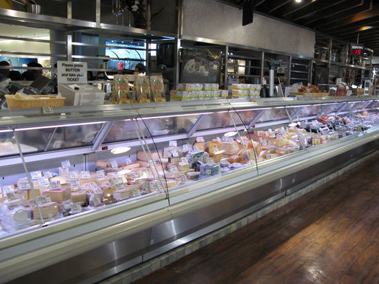 2011 - HongKong; die eher kühle Atmosphäre in den Shopping-Centers