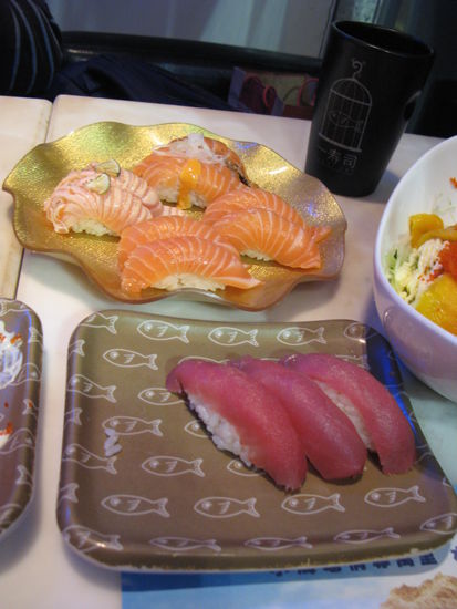 2011 - HongKong; "schlemmer, schlemmer" in der Sushi-Bar...