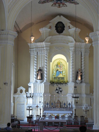 2011 - Macau; im Innern der Kirche
