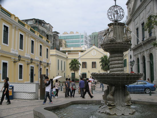 2011 - Macau; Spaziergang durch die Stadt...