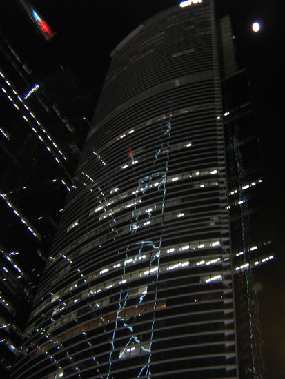 2011 - HongKong; die Häuserfronten spiegeln sich gegenseitig...