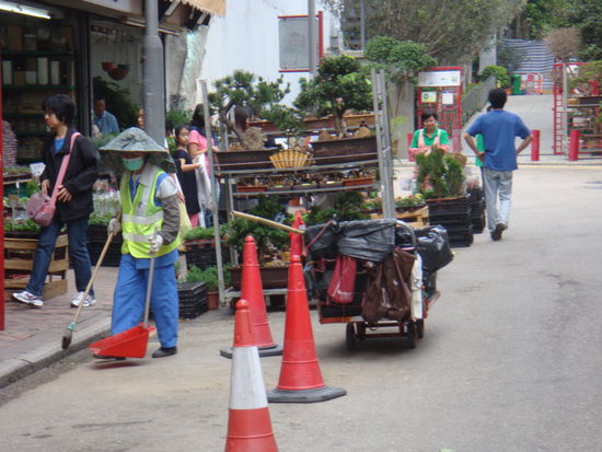 2011 - Flower Market; Strassenreinigung