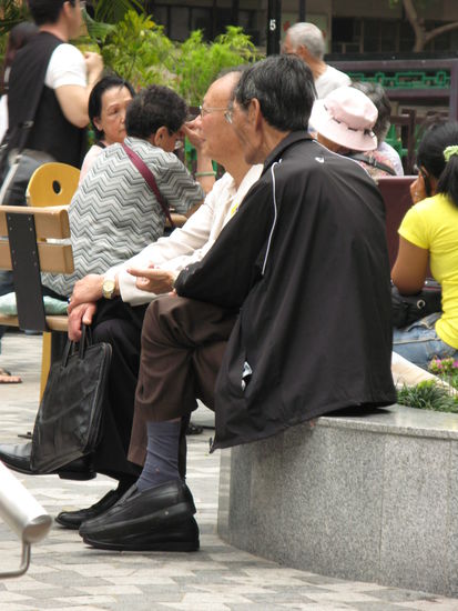 2011 - HongKong; Einheimische im Park