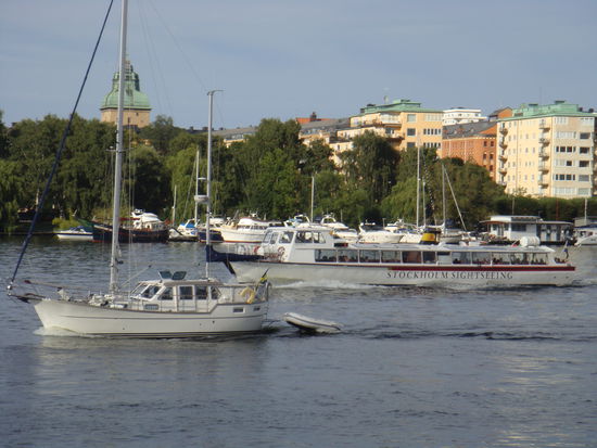 Stockholm - vorbei an andern Ausflugsbooten...