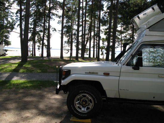 Karlstad - auf dem Camping-Platz in einem Wald unmittelbar am See