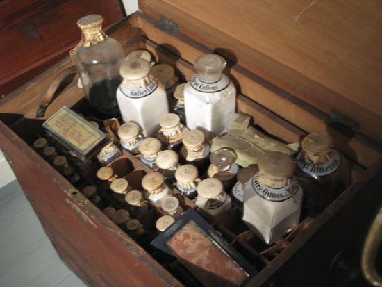 Oslo - die Bordapotheke auf der Fram...