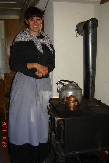 Oslo - Frau in damaliger Kleidung...