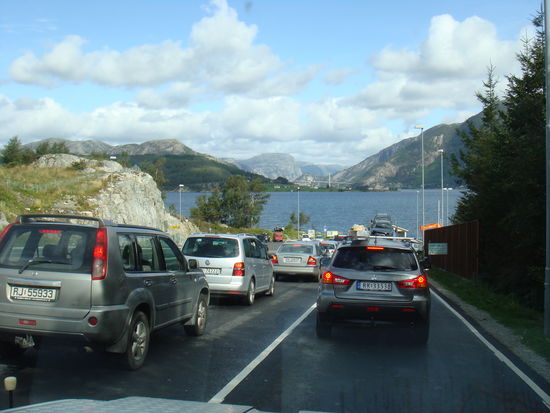 am Lysefjord; Einfahrt zur Fähre...