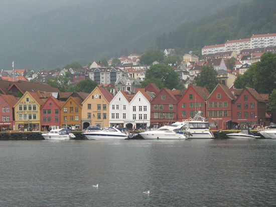 Bergen - Hansehäuser der Brygge..., ca. 300 Jahre alt...