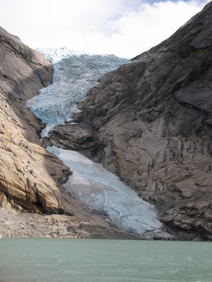 Briksdal - der Gletscher mit dem See...