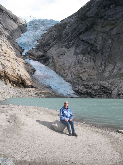 Briksdal - ...etwas Erholung braucht der Mensch - wir hätten's ja auch ...