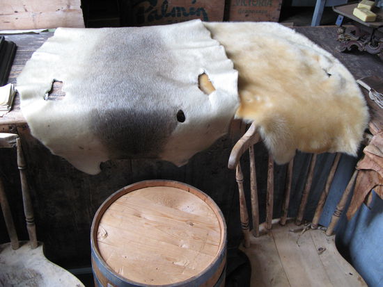 Volda - ...damit die Gerbekunst nicht in Vergessenheit gerät, werden Kurse angeboten...