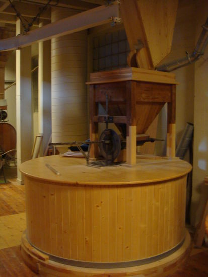 Volda - ...die Mühle verfügt noch über Mahlsteine...