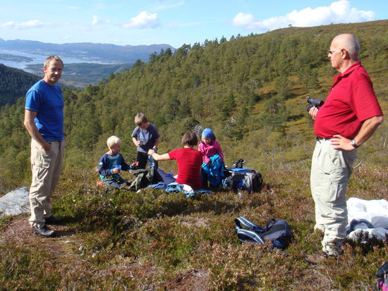 Molde - ...die Wandergruppe beim Picknic...