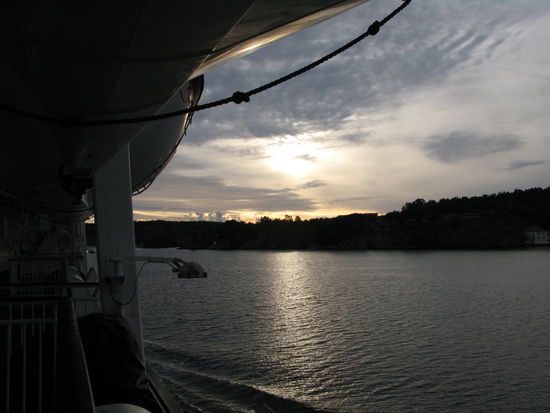 Stockholm - ...Morgendämmerung beim Verlassen der Stadt...