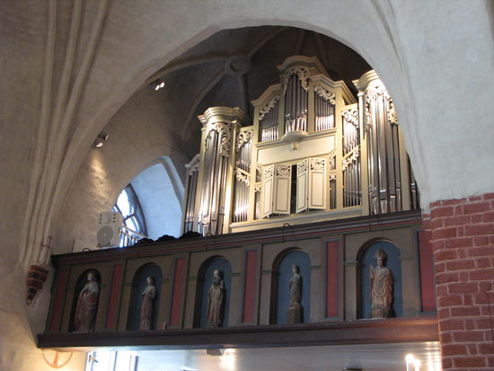 Hollola - ...die hübsche Orgel...