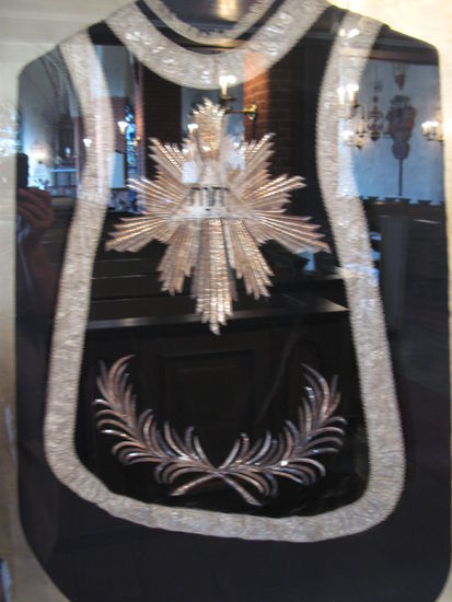 Hollola - ...silberbestickte Messgewänder in der evangelischen Kirche...