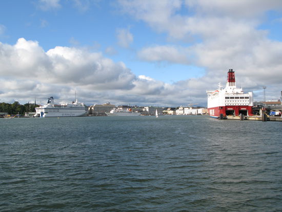 Helsinki - ...auch auf uns wartet am nächsten Morgen eine Fähre für die Überfahrt nach Tallinn, Estland...