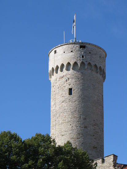 Tallinn - ...der lange Hermann; 45 m hoch; war Teil der Stadtbefestigung...