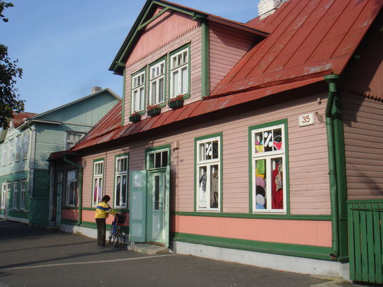 Haapsalu - ...wir verzichten auf einen langen Besuch in der Stadt und benutzen die hervorragenden Einrichtungen in der Stadtbibliothek für die Erledigung unserer Schreibarbeiten...