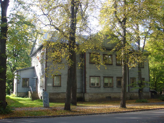 Pärnu - ...Villen auf dem Weg zum Strand...