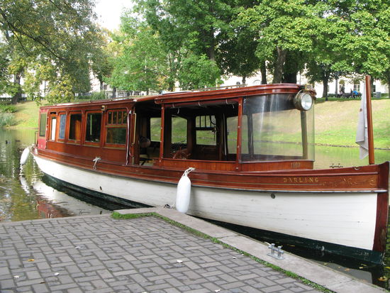 Riga - ...wir können der Verlockung - kleine Stadtrundfahrt mit der Darling durch den Pilsetas-Kanal - nicht widerstehen...