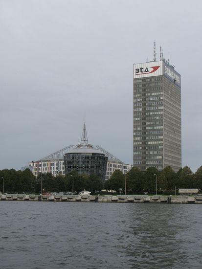 Riga - ...auch hier ragen die "seelenlosen" Türme in den Himmel...