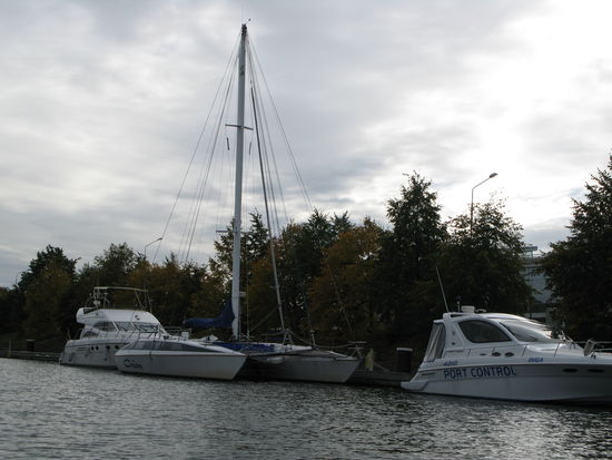 Riga - ...wir biegen in den Yachthafen ein...