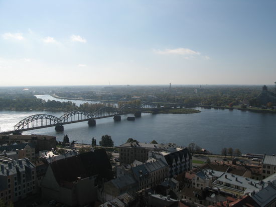 Riga - ...Blick zur Daugava-Eisenbahnbrücke...