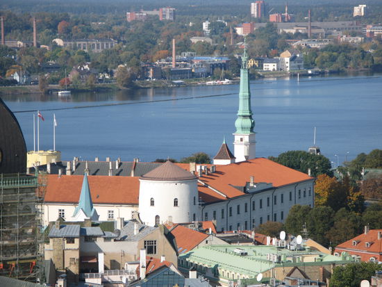 Riga - ...hin zum Schloss, dem Sitz des Staatspräsidenten...