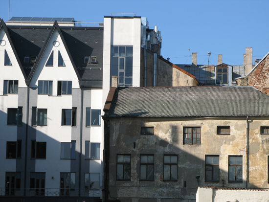 Riga - ...auch heute noch ist nicht alles wieder aufgebaut - heutige Gegensätze!...