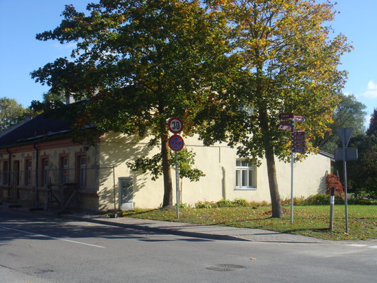 Grobina LV - ...Kathrin wollte unbedingt zum Haus der Schriftstellerin Zenta Maurinas fahren...