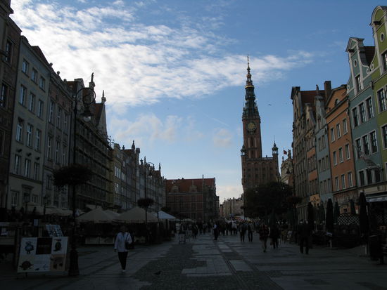 Danzig - ...die Langgasse mit dem Rathausturm...
